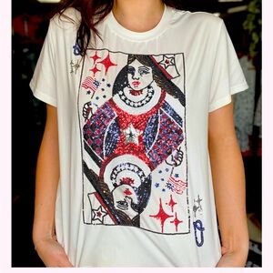 QUEEN OF SPARKLES White USA Queen Card Logo Tee - Size Small